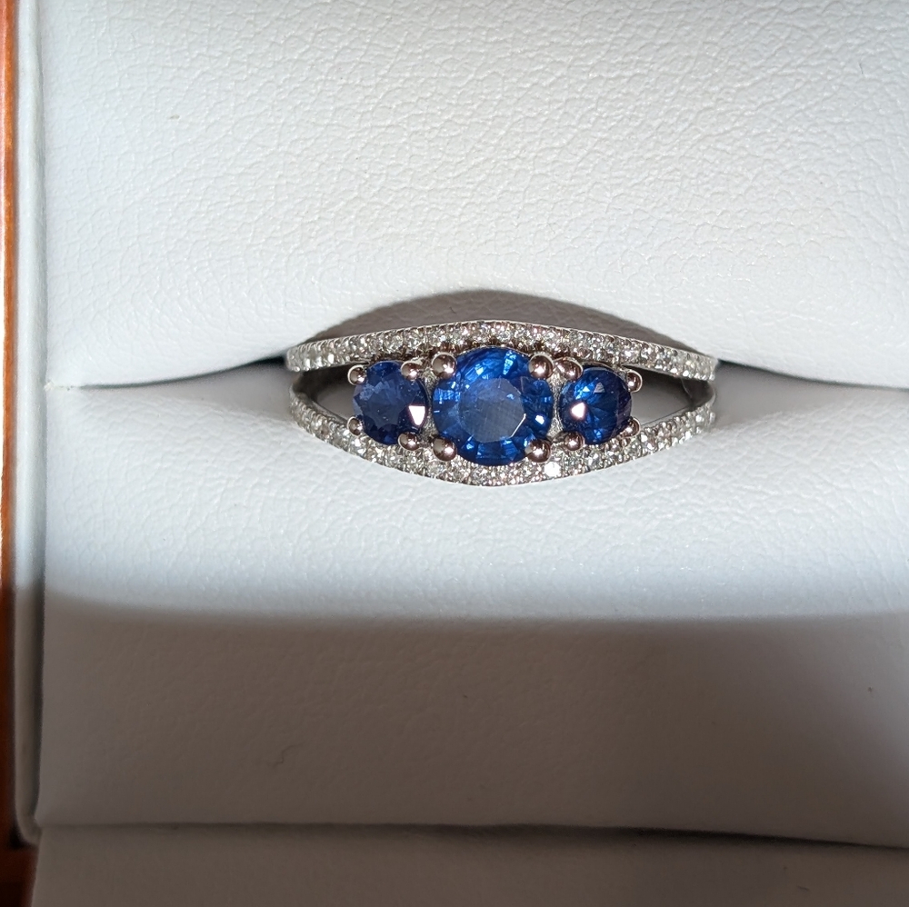 Elegant Three stone Sapphire ring